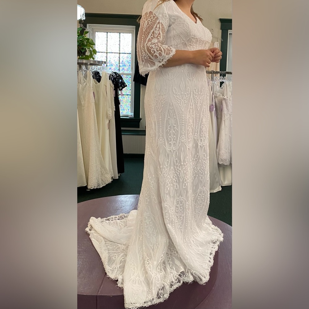 Val Stefani Lace Wedding Dress (size 16, new with tags)